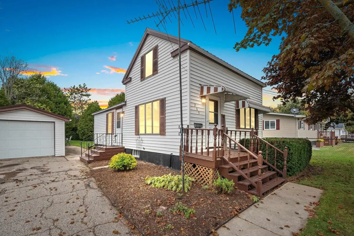 285 DIVISION STREET, Algoma, WI 54201 - Image #1