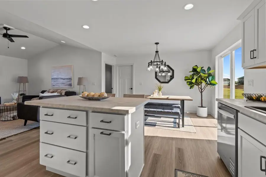 2051 RED FOX LANE, Kaukauna, WI 54130 - Image #2