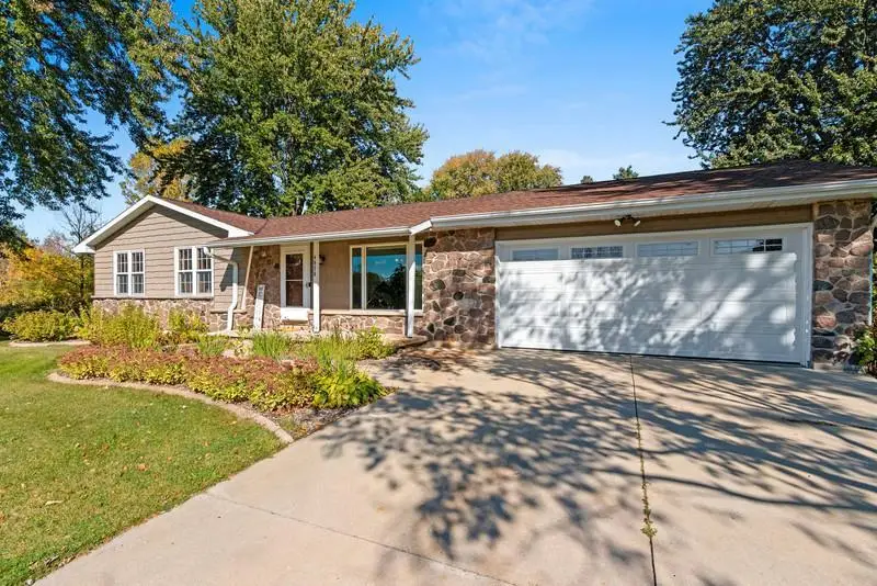 4975 CALEDONIA DRIVE, New Franken, WI 54229 - Image #2