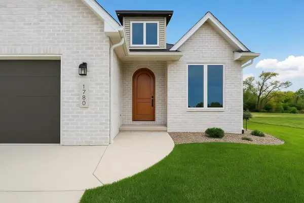 1780 BOBBY JONES DRIVE, De Pere, WI 54115