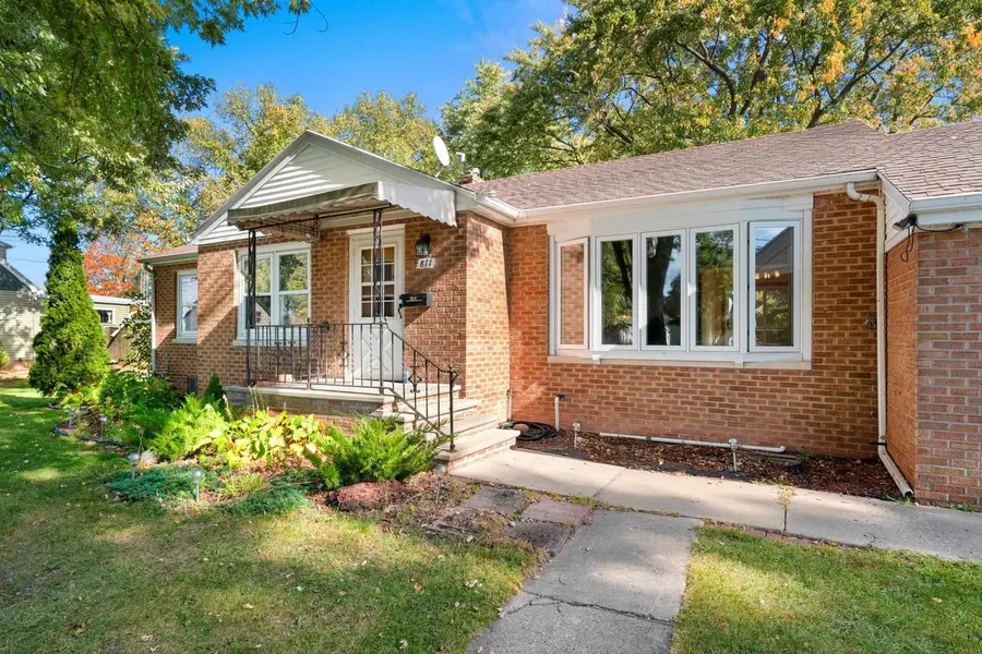 811 APPLETON ROAD, Menasha, WI 54952 - Image #2