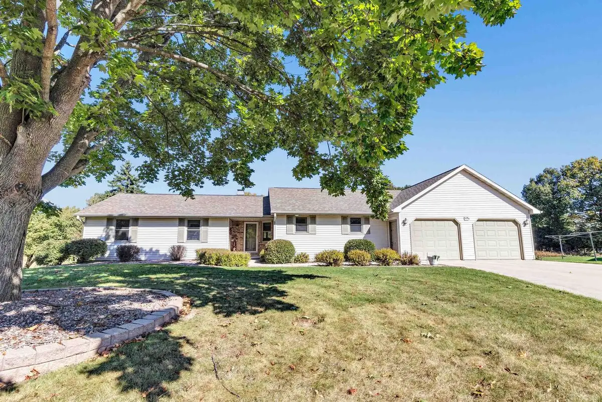 1364 LEXINGTON COURT, Oneida, WI 54155 - Image #1