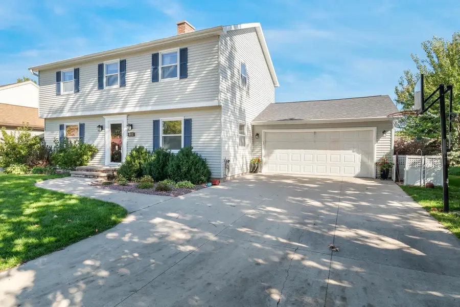 1112 OXFORD COURT, Neenah, WI 54956 - Image #2