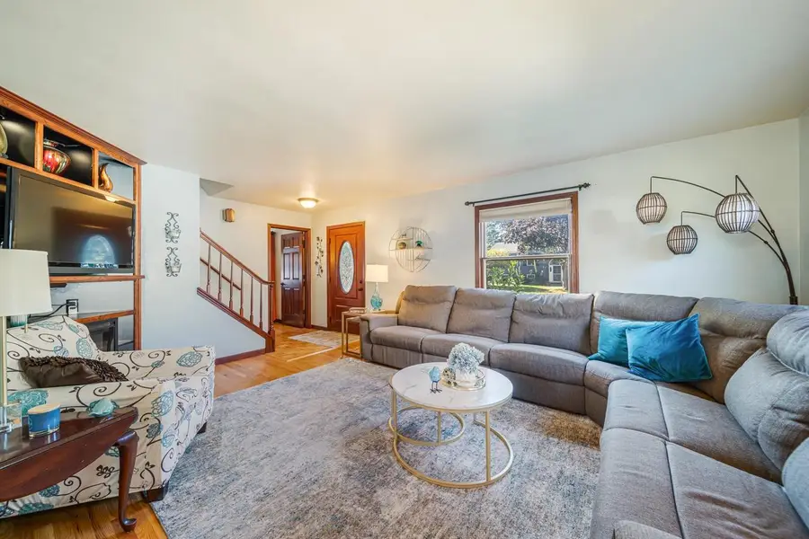 1112 OXFORD COURT, Neenah, WI 54956 - Image #3