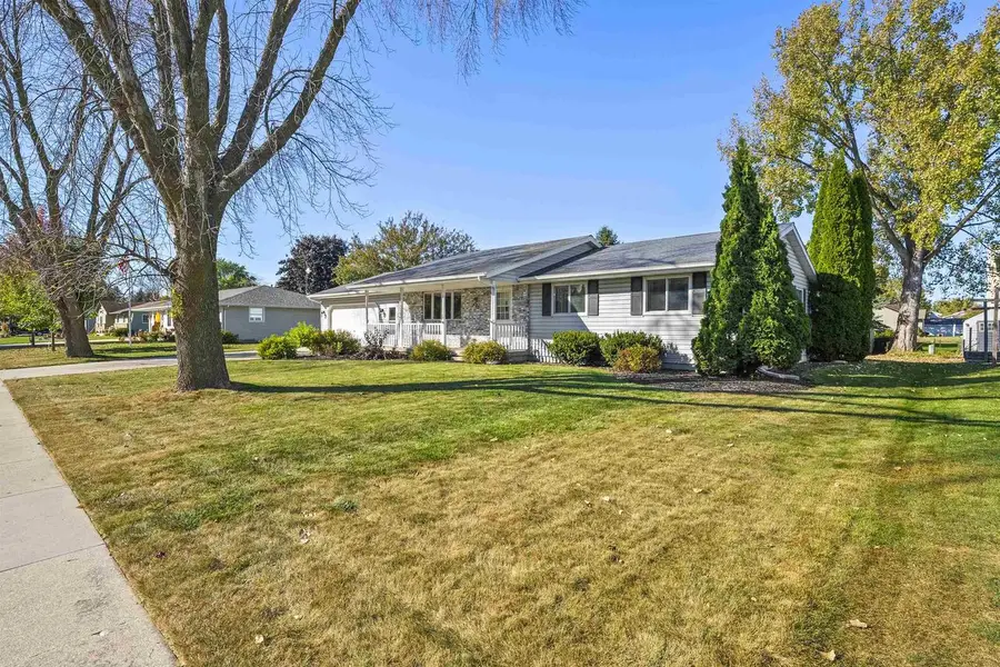 230 BENTWOOD DRIVE, Brillion, WI 54110 - Image #3