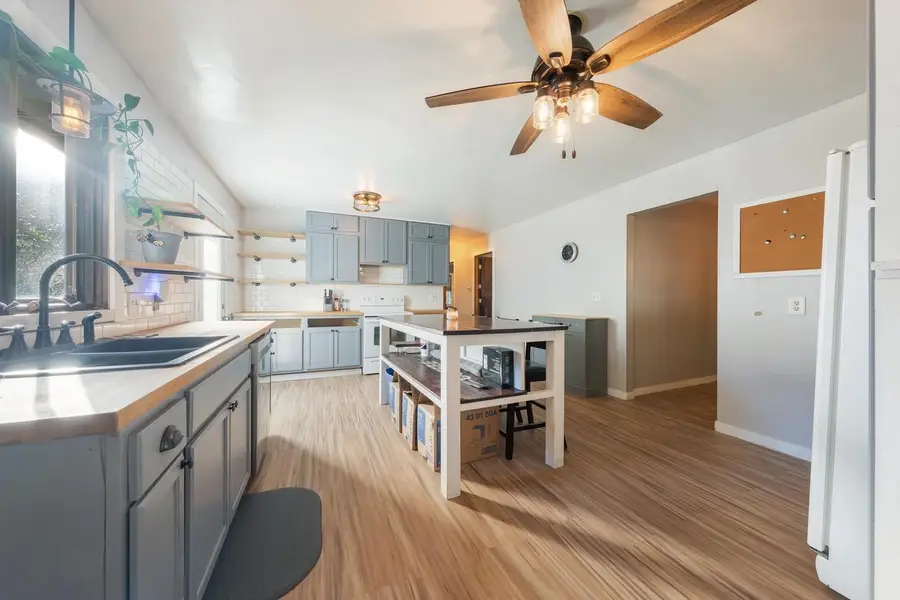 433 DOERSCH TRAIL, Seymour, WI 54165 - Image #3