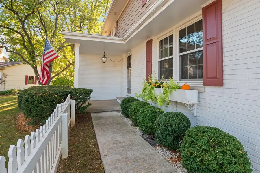 418 RIDGEVIEW TERRACE, Green Bay, WI 54301 - Image #2