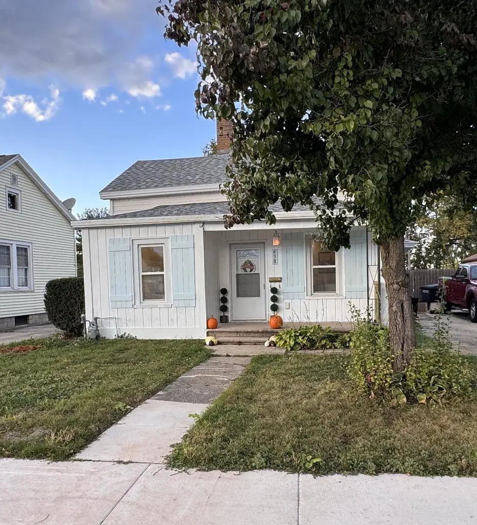 438 W 5TH AVENUE, Oshkosh, WI 54902 - Image #1