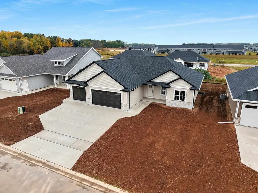 1411 CROSSROADS DRIVE, De Pere, WI 54115 - Image #3