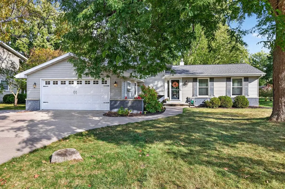 1224 S PARK AVENUE, Neenah, WI 54956 - Image #1