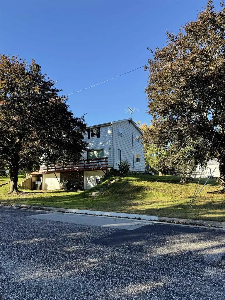 711 S MARY STREET, Weyauwega, WI 54983 - Image #2