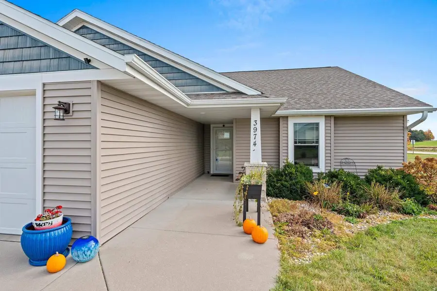 3974 GEORGETOWN DRIVE, Omro, WI 54963 - Image #2