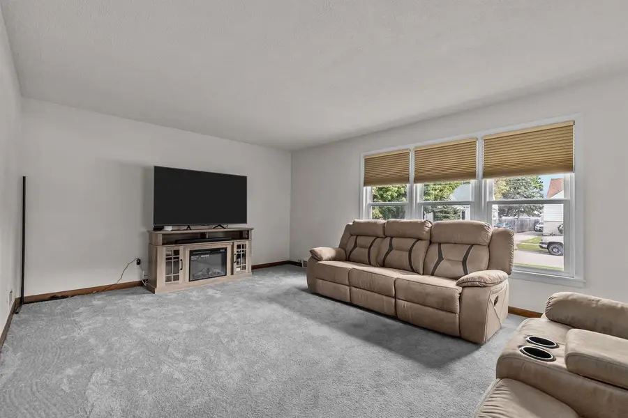 1537 JEFFERSON STREET, Oshkosh, WI 54901 - Image #2