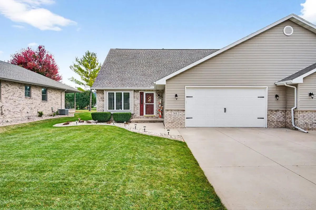 703 HIGHVIEW LANE, Kimberly, WI 54136 - Image #1