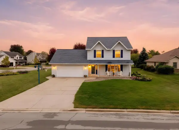 2094 STONE SILO CIRCLE, De Pere, WI 54115