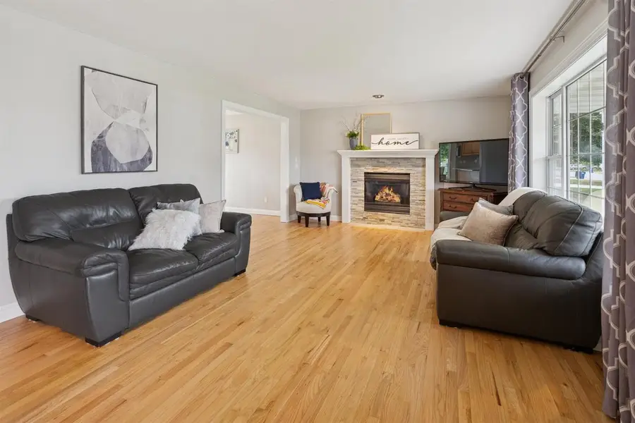 2094 STONE SILO CIRCLE, De Pere, WI 54115 - Image #3