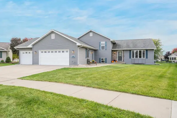 1860 JUSTIN DRIVE, Omro, WI 54963