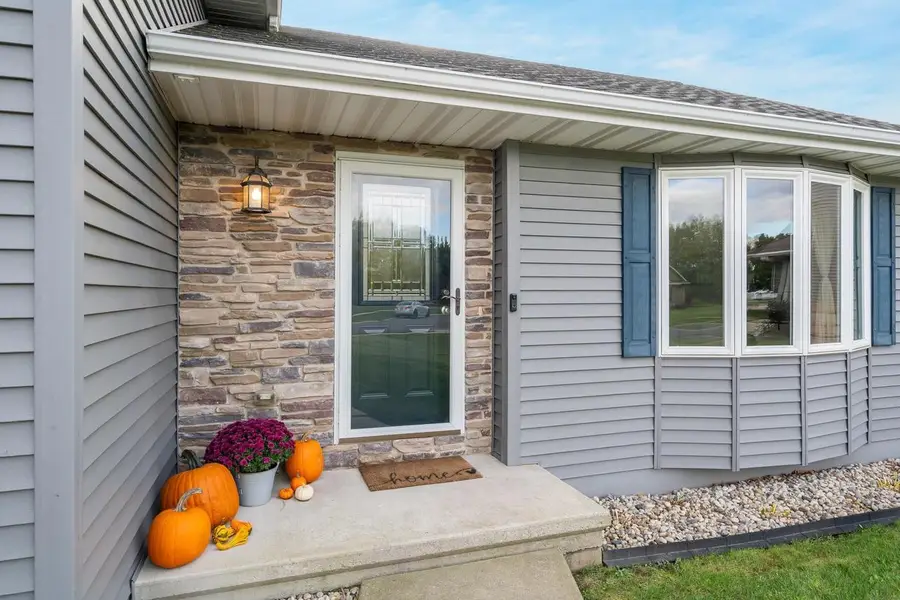 1860 JUSTIN DRIVE, Omro, WI 54963 - Image #3