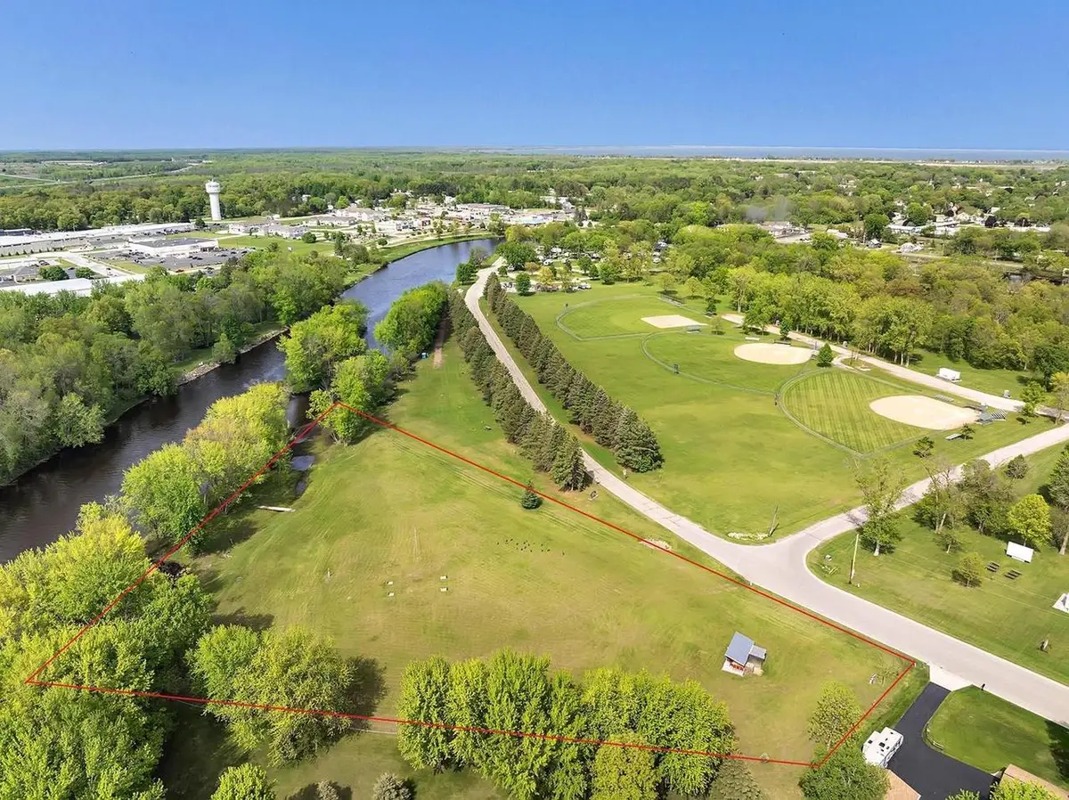 116 HOLTWOOD WAY, Oconto, WI 54153 - #1