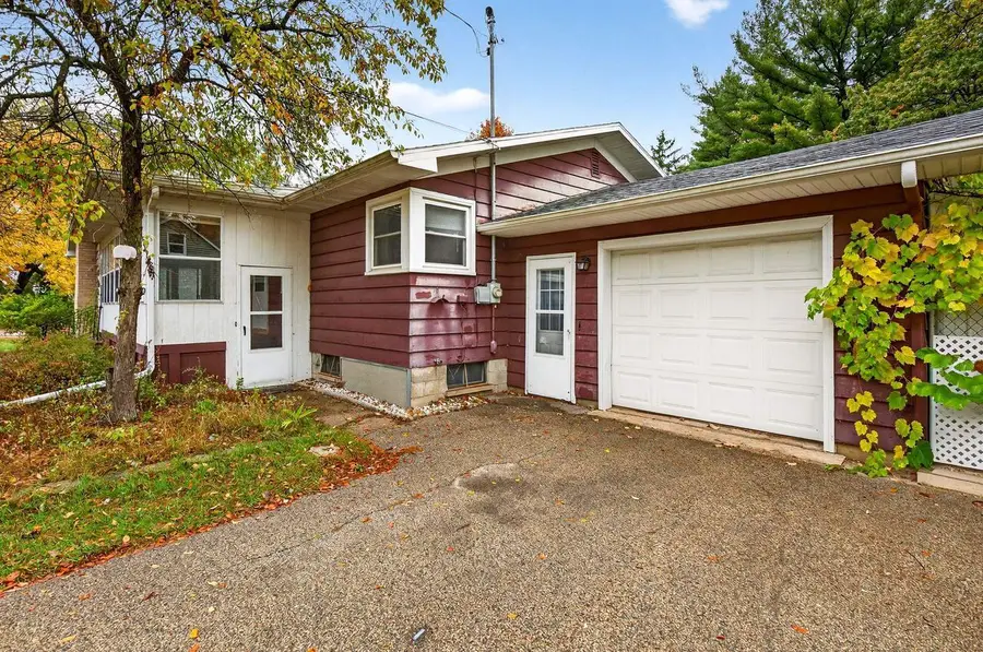 633 S CAMBRIDGE STREET, Wautoma, WI 54982 - Image #3