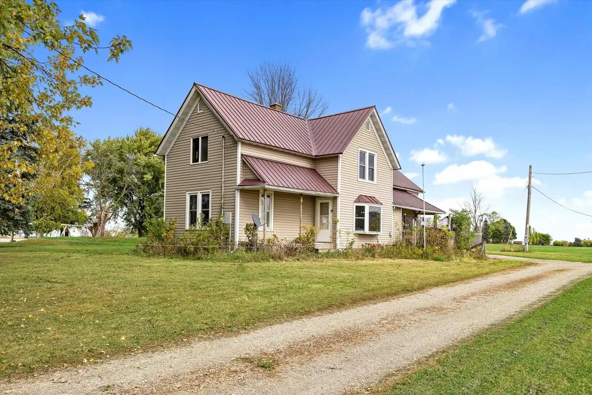 W2441 COUNTY RD G, Seymour, WI 54165 - Image #1