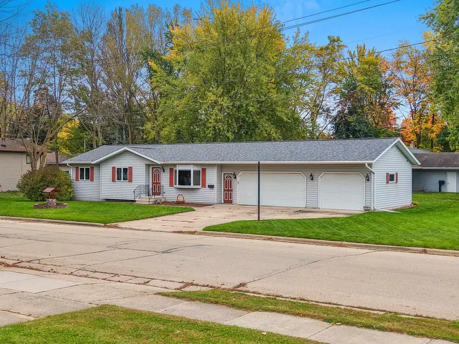 69 18TH STREET, Clintonville, WI 54929 - Image #2