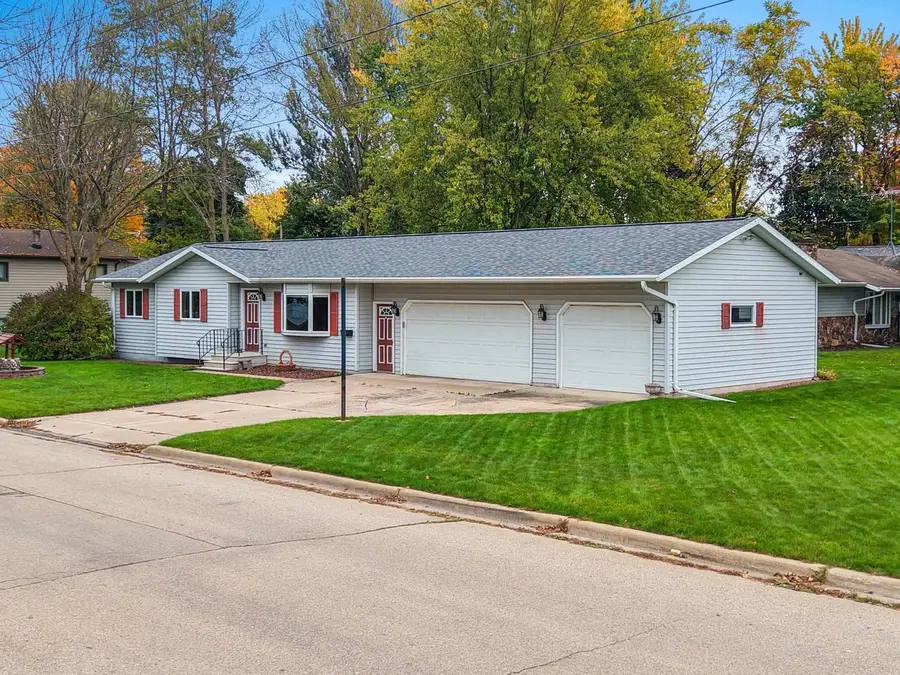 69 18TH STREET, Clintonville, WI 54929 - Image #3