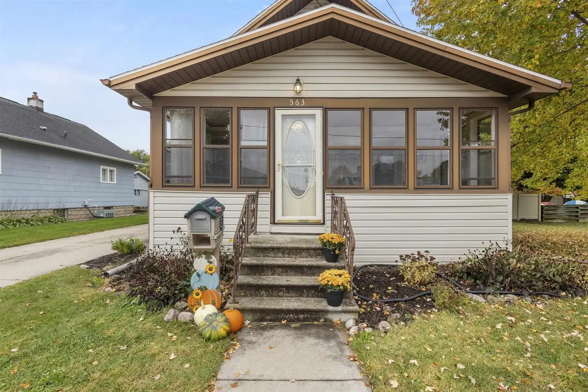 563 CHESTNUT STREET, Neenah, WI 54956 - Image #1