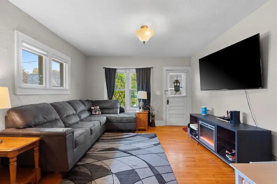 733 W GRANT STREET, Appleton, WI 54914 - Image #3