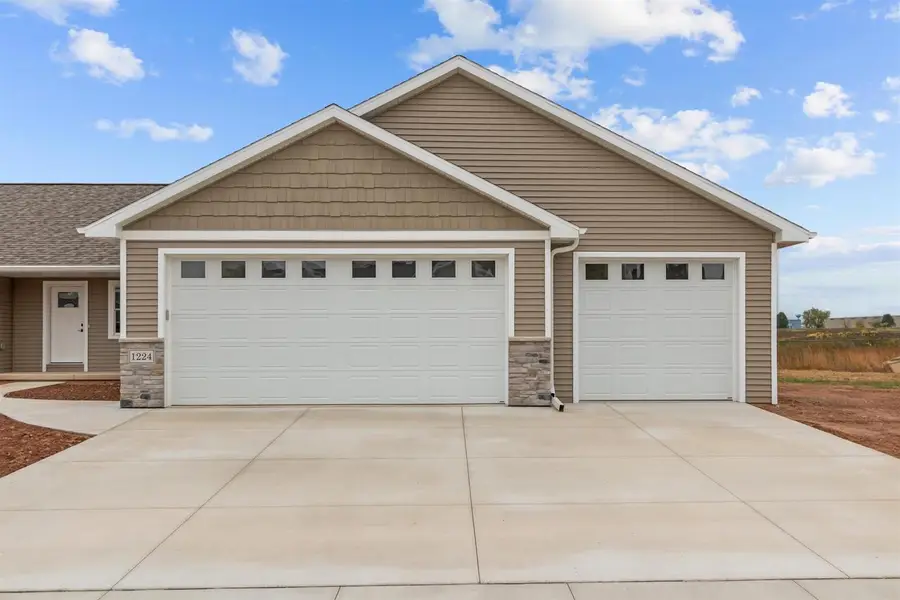 1224 S KENSINGTON DRIVE, Appleton, WI 54915 - Image #2
