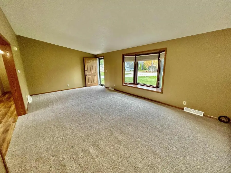 W4581 BUSS DRIVE, Cecil, WI 54111 - Image #3