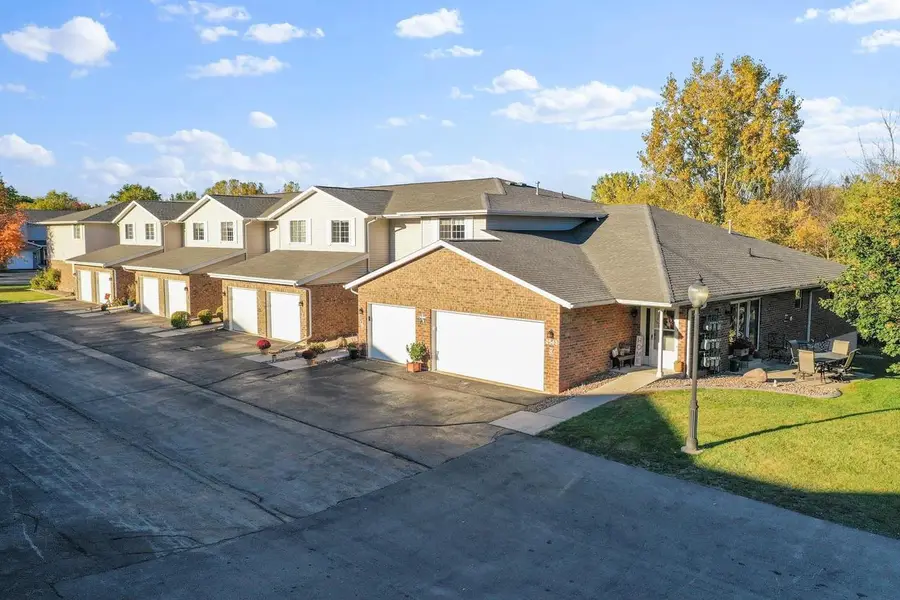 2543 TELLURIDE TRAIL  #P, Green Bay, WI 54313 - Image #2