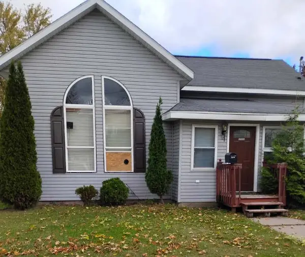 98 10TH STREET, Clintonville, WI 54929