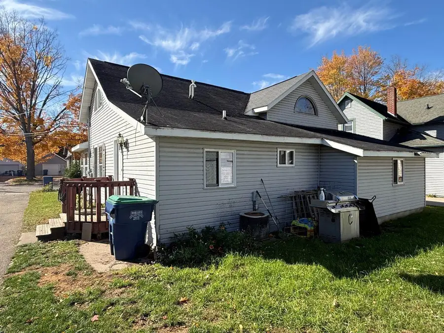 98 10TH STREET, Clintonville, WI 54929 - Image #3