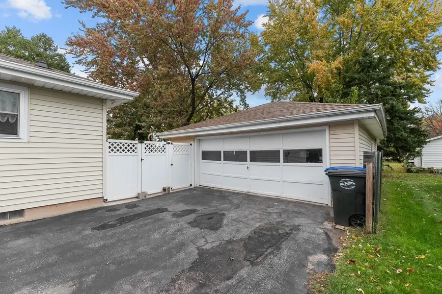 1129 POMER WAY, Menasha, WI 54952 - Image #2