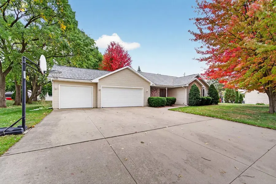 2918 N APPLETON STREET, Appleton, WI 54911 - Image #2