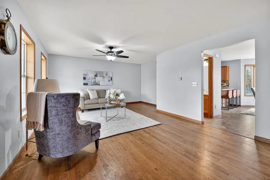 260 FORT DRIVE, Neenah, WI 54956 - Image #2