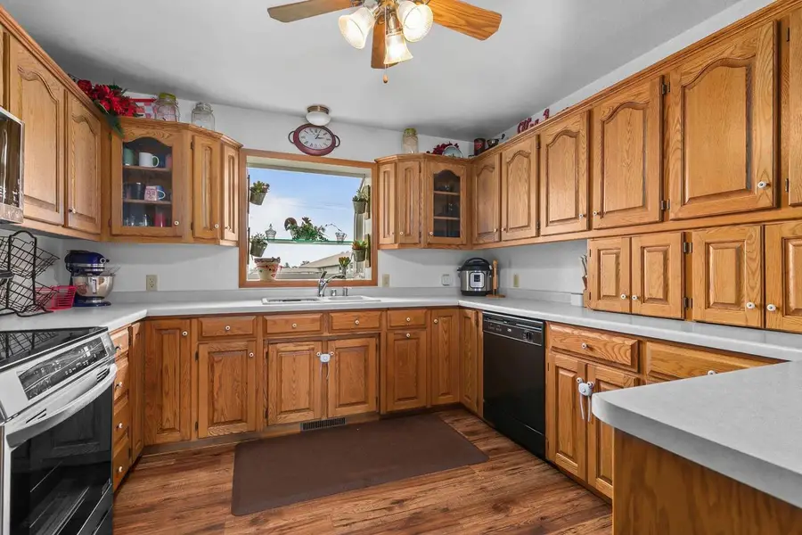 N6851 COUNTY RD D, New London, WI 54961 - Image #3