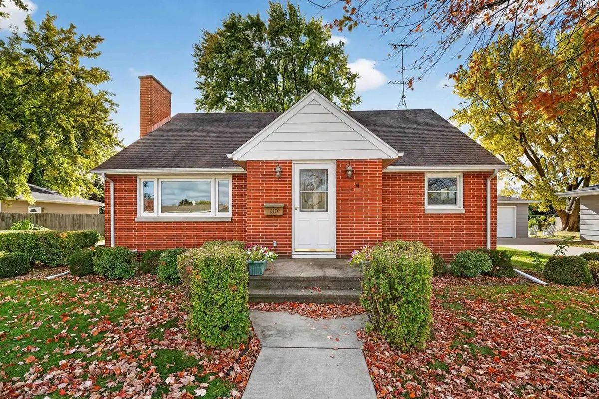 210 W PECKHAM STREET, Neenah, WI 54956 - Image #1