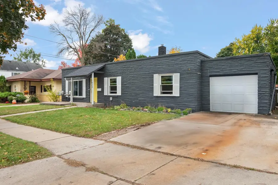 1823 N UNION STREET, Appleton, WI 54911 - Image #2