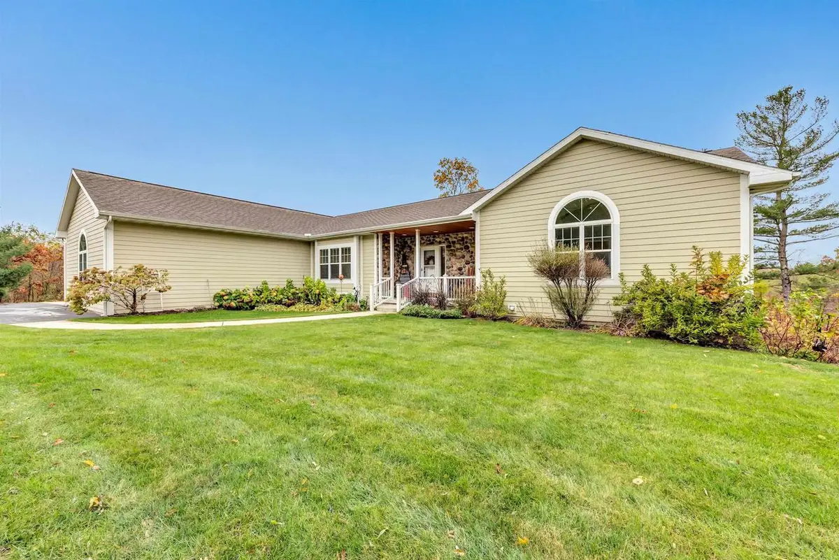 4006 ELKINS ROAD, Amherst, WI 54406 - Image #1