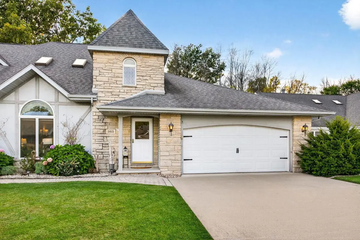 2615 N MILLBROOK ROAD, Appleton, WI 54914 - Image #1