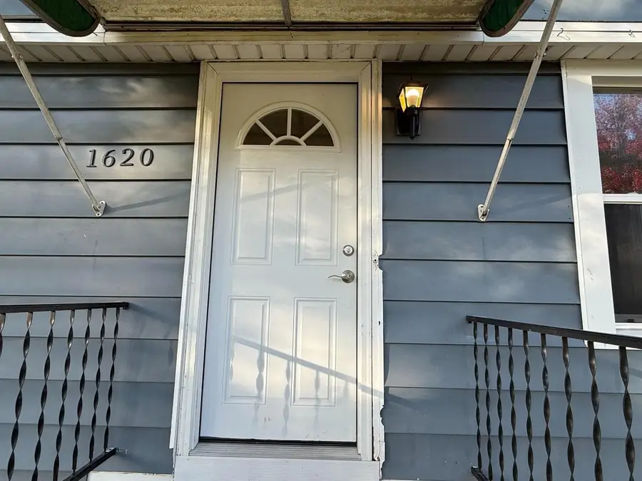 1620 E RANDALL AVENUE, Appleton, WI 54911 - Image #2