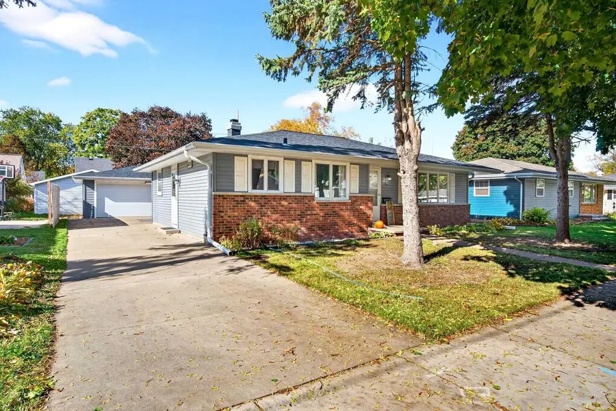 1925 N SUPERIOR STREET, Appleton, WI 54911 - Image #3