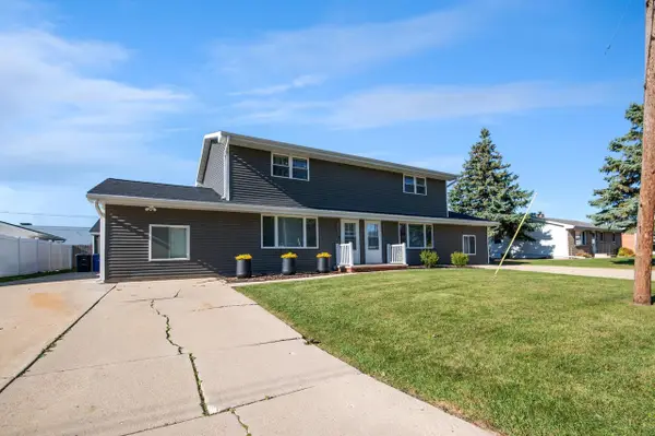 2104 ELMVIEW DRIVE, Ashwaubenon, WI 54304