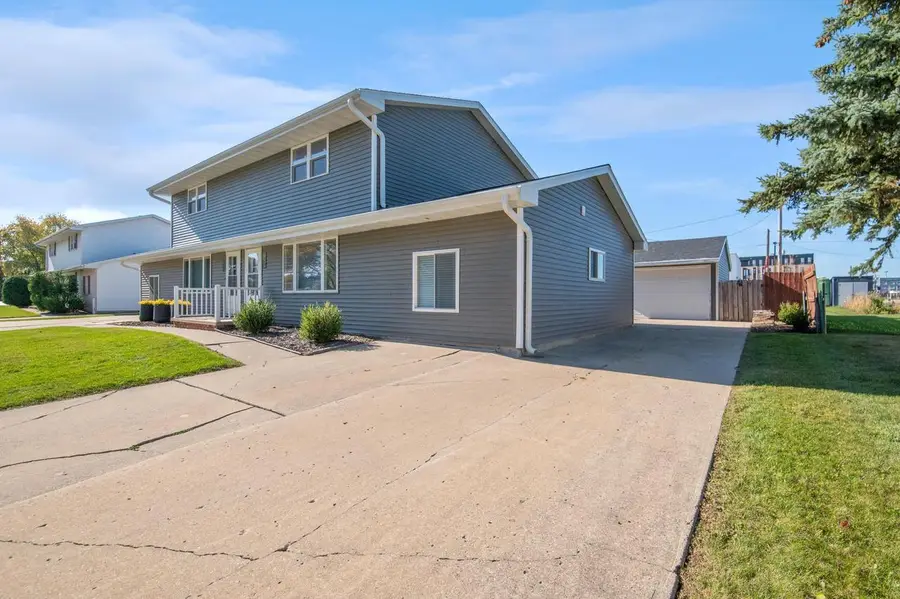 2104 ELMVIEW DRIVE, Ashwaubenon, WI 54304 - Image #3