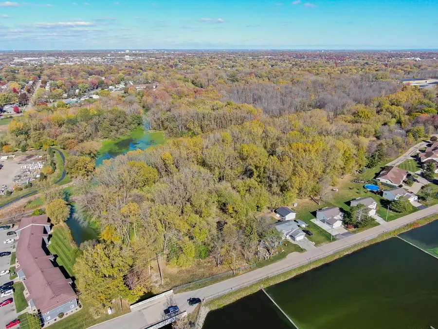 995 BRIGHTON DRIVE, Menasha, WI 54952 - Image #3