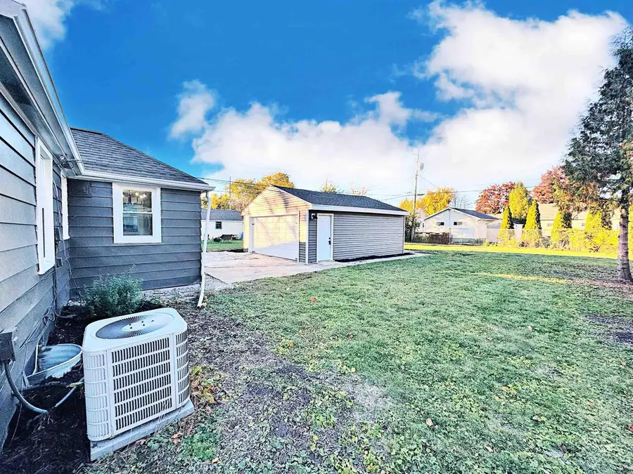 942 ADAMS STREET, Neenah, WI 54956 - Image #2