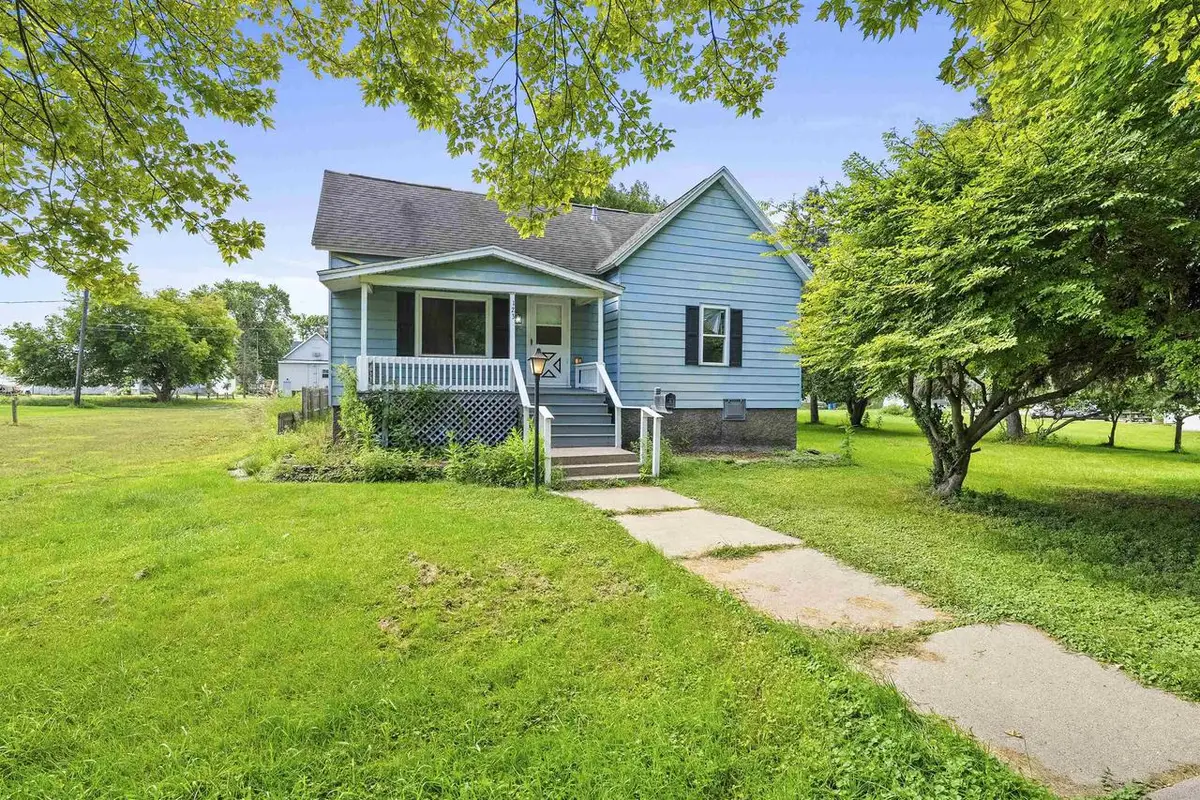 123 TERRACE AVENUE, Marinette, WI 54143 - Image #1