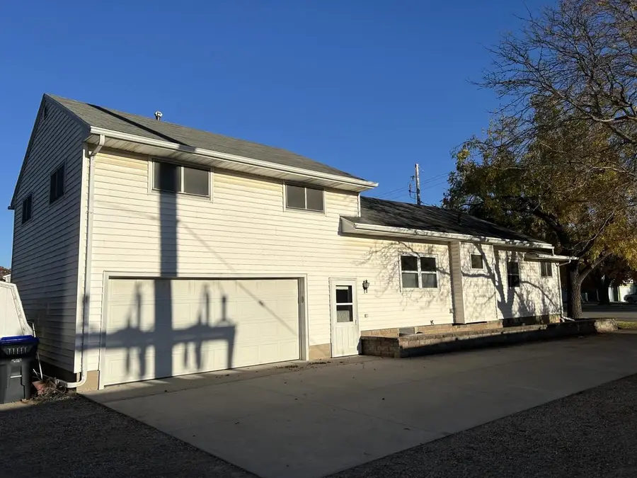 791 W WINNECONNE AVENUE, Neenah, WI 54956 - Image #2